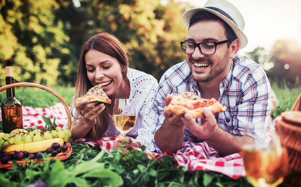 romantic picnic date ideas