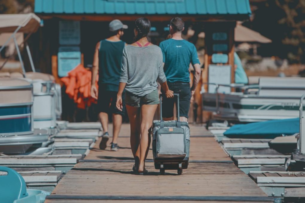 5 Best Picnic Baskets on Wheels in 2022 (Modern Rolling Coolers)