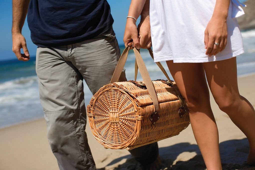 romantic picnic baskets