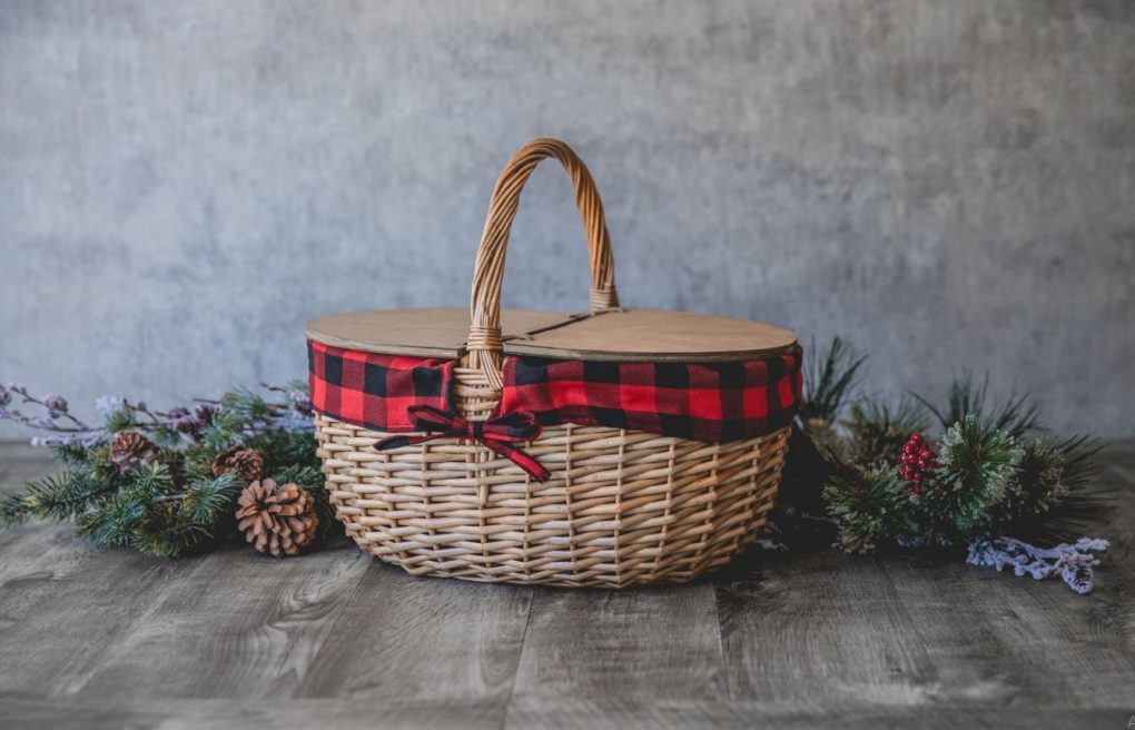 The 5 Best Places to Buy a Picnic Basket in 2021