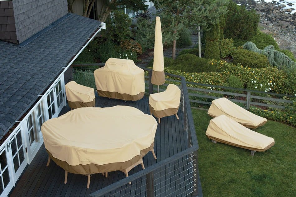 3 Best Patio Table Covers with Umbrella Hole (2022) - Picnic Tale