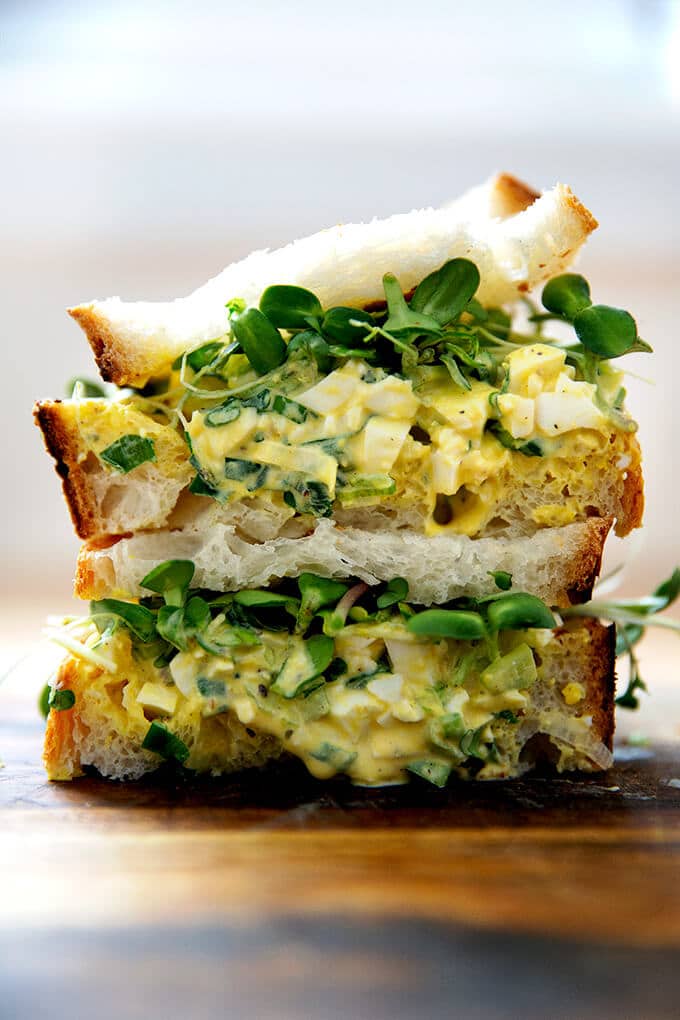 picnic egg salad sandwich