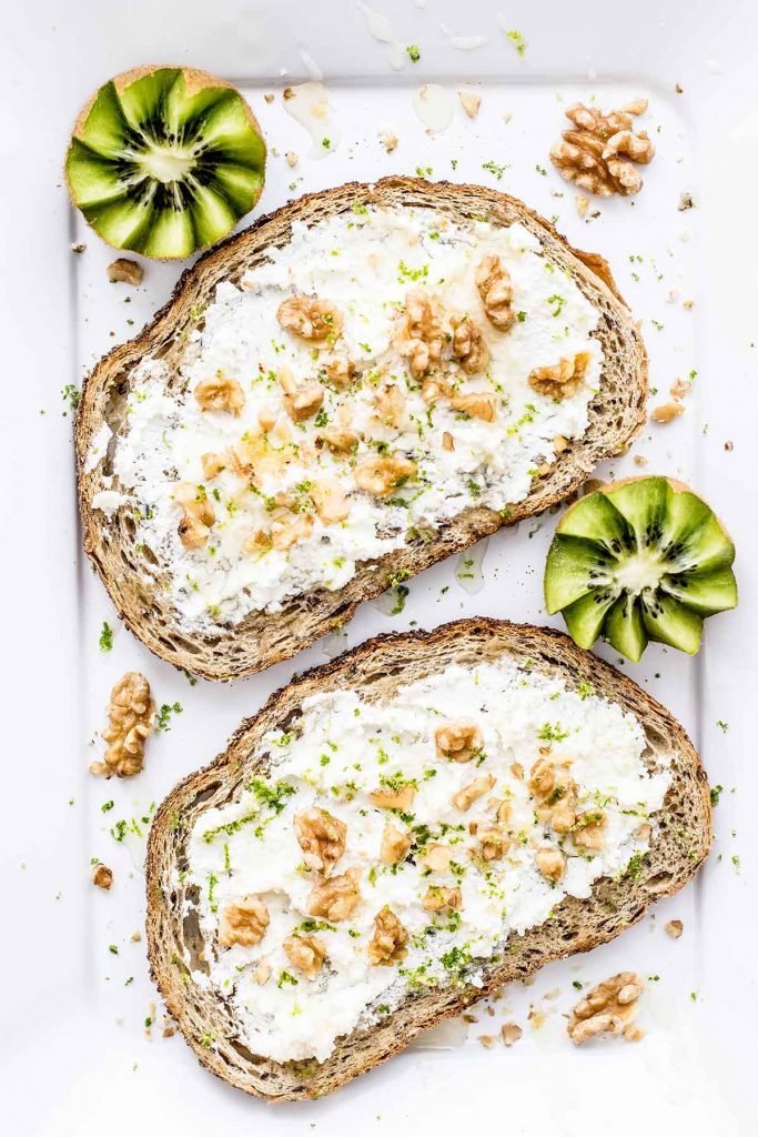 butter layer on bread slices