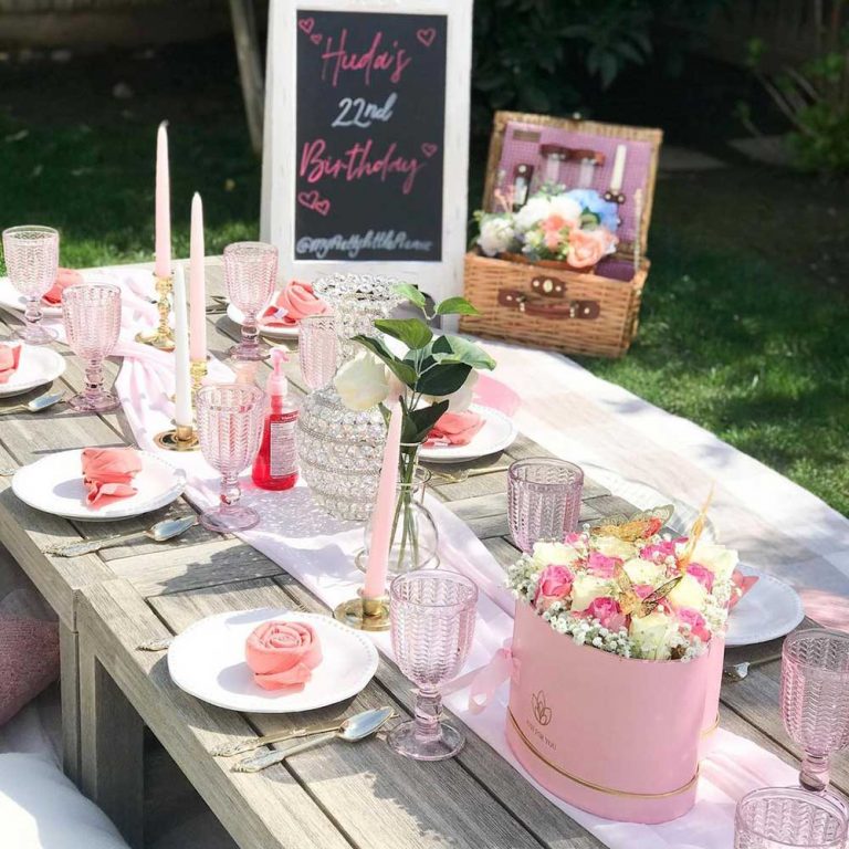 How to Throw the Ultimate Birthday Picnic in 2021 (with checklist)