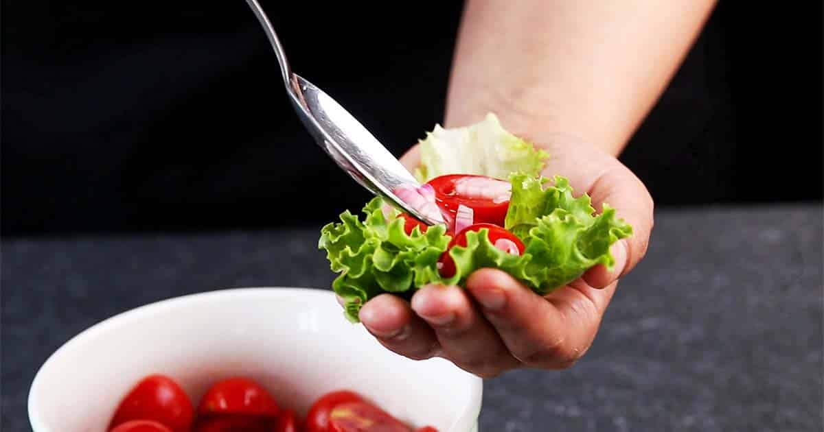 how to make BLT Bites or blt lettuce wraps