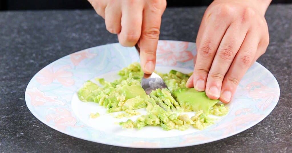 how to make chunky guacamole
