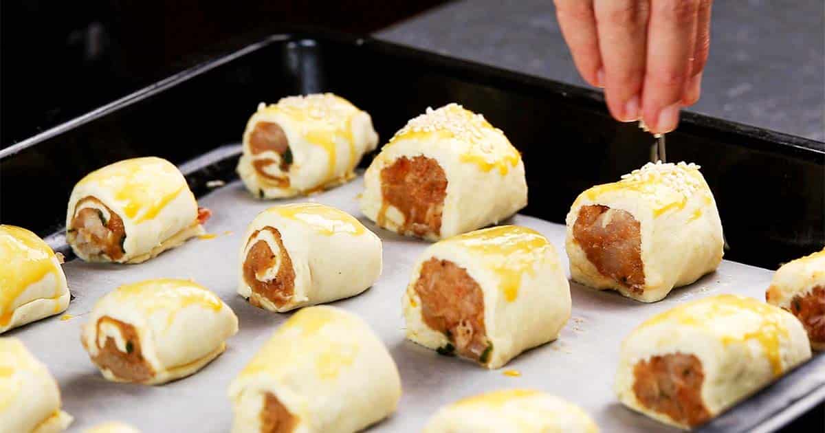 how to make Summer Sausage Rolls