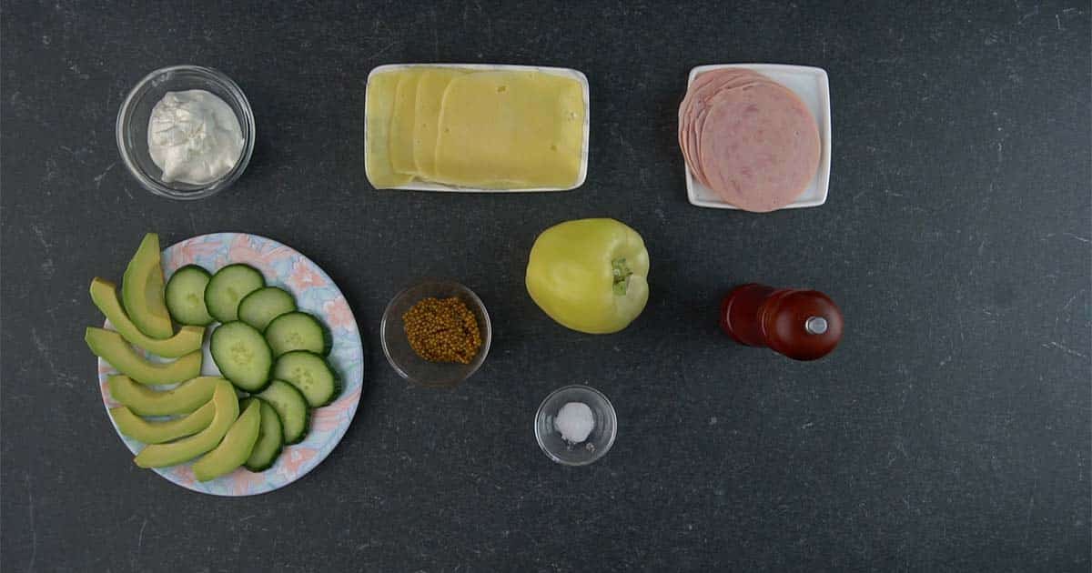 ingredients to make a bell pepper sandwich
