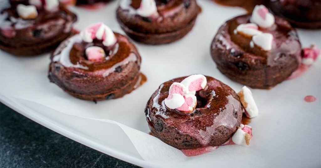 easy recipe to make chocolate mini donuts