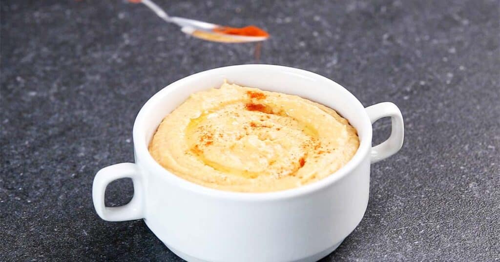 how to serve roasted red pepper hummus