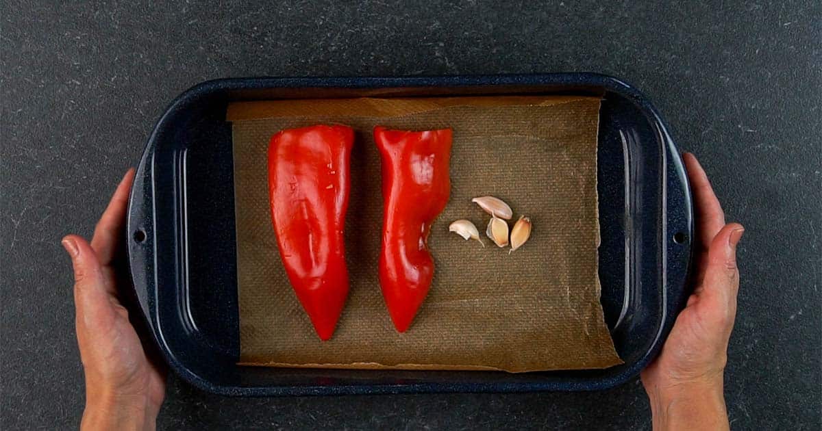 how to roast red peppers to make roasted red pepper hummus